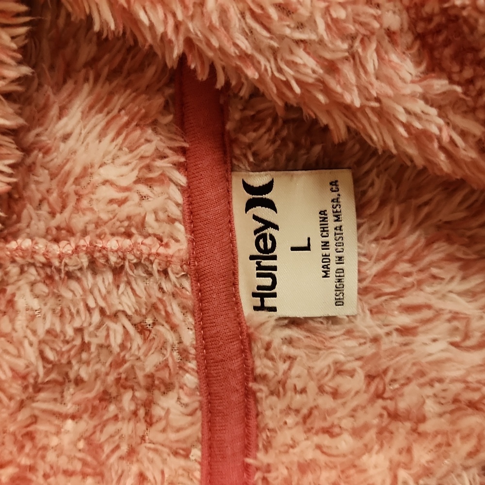 Hurley pull over - Picture 4 of 5